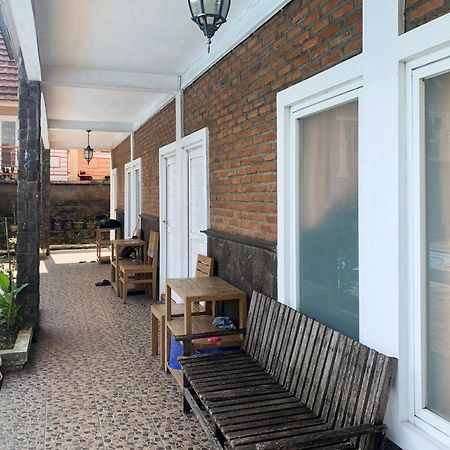 Urbanview Hotel Villa Q Gisting Bandjarnegeri Exteriör bild